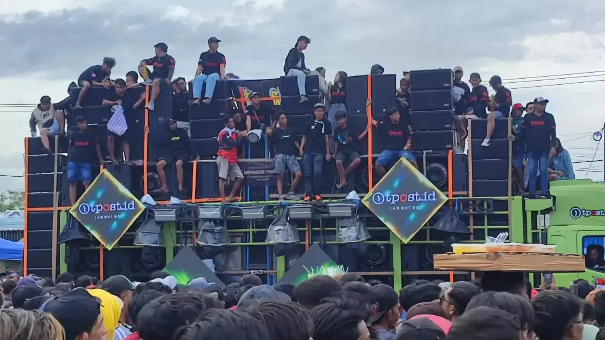 Ilustrasi sound horeg dalam sebuah kegiatan masyarakat (Foto: Istimewa)