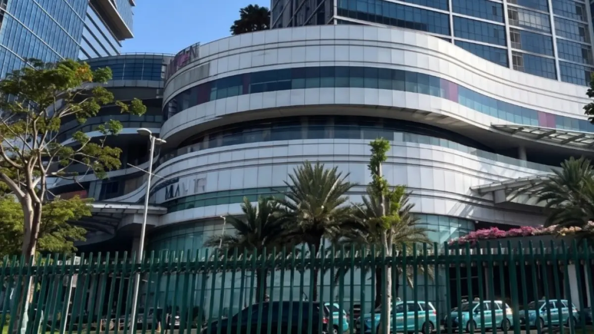 Potret Pakuwon Mall Surabaya usai dipagari 3 meter. Sumber: Instagram.