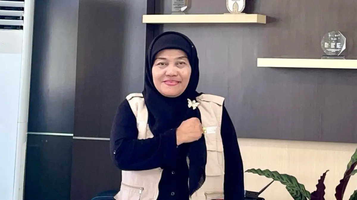 Dr Tri Anjaswarni SKp MKep (Profesi Perawat dan Ahli Kesehatan Masyarakat), sebagai ketua Tim Pengabdi Poltekkes Kemenkes Malang.