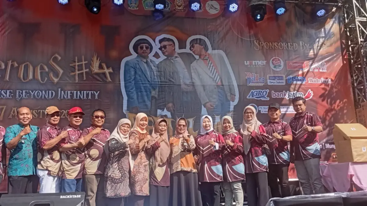 MERIAH: Tamu undangan dalam perayaan HUT ke-46 SMAN 6 Kota Malang.