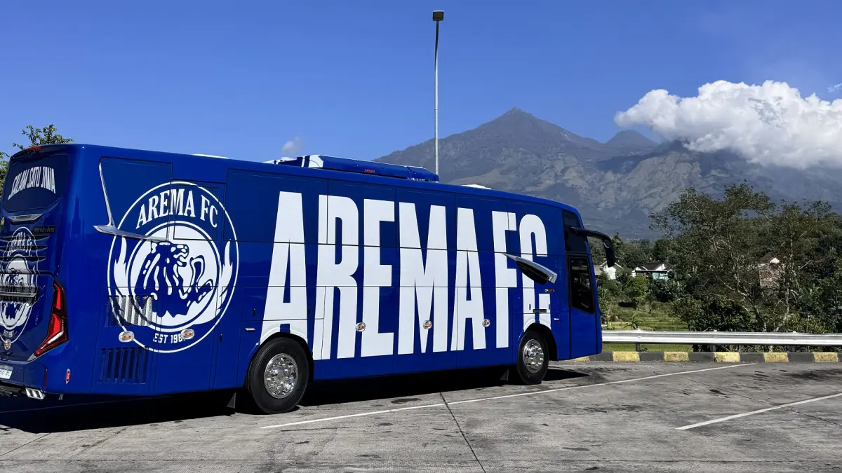 Bus baru Arema FC buatan karoseri Morodadi Prima. (MO Arema FC)