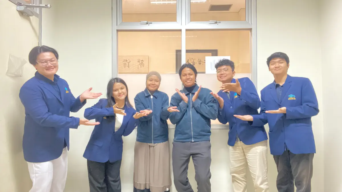 Tim MedSign Universitas Ma Chung saat melakukan pengembangan sistem pendeteksi Bahasa Isyarat Indonesia (BISINDO).