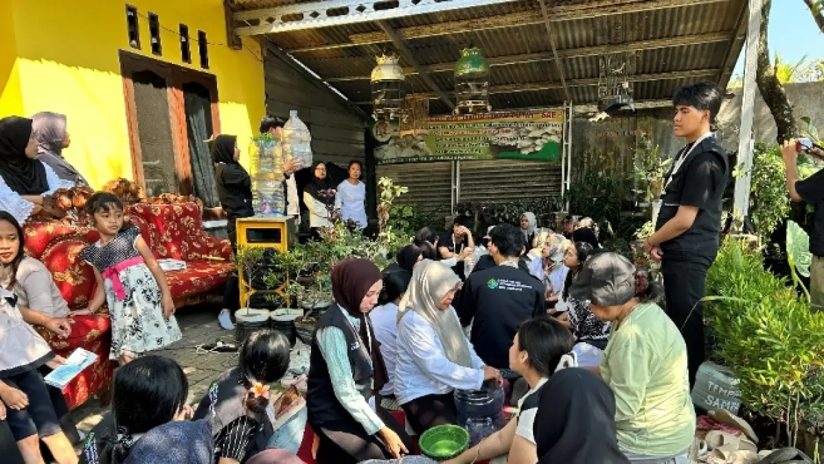 SEMANGAT: Kegiatan sosialisasi dan demonstrasi LEKUNGAN diikuti 53 ibu rumah tangga Desa Genengan.