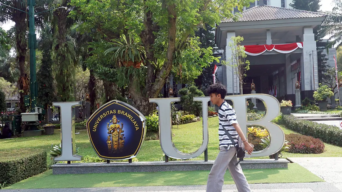UNGGULI UI: Nilai Kekayaan Awal (NKA) 23 Perguruan Tinggi Negeri Badan Hukum (PTNBH) sudah dinilai Kemenkeu RI. UB menempati nominal tertinggi. (Darmono/Radar Malang)