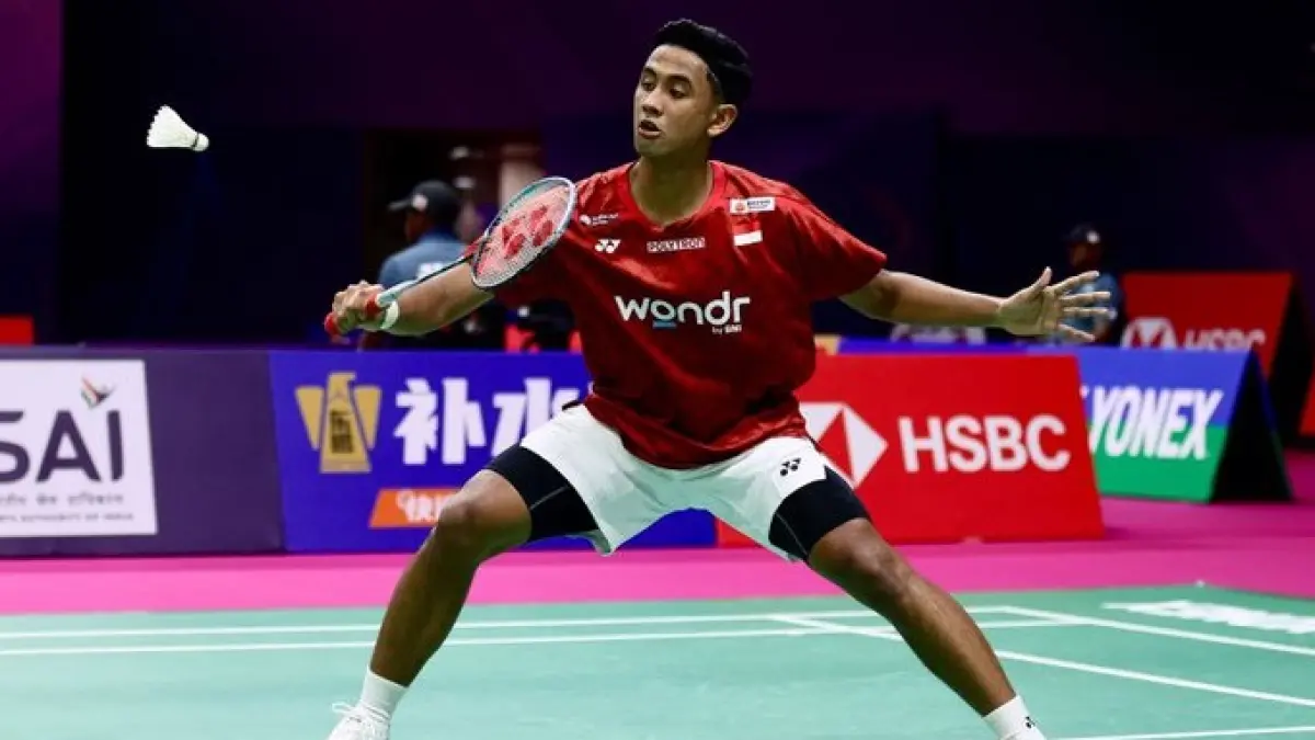 Alwi Farhan melaju ke babak 32 besar dengan dengan mengalahkan Yoo Tae Bin asal Korea Selatan dua gim langsung 21-17, 21-12 (Sumber: X/ @INABadminton)