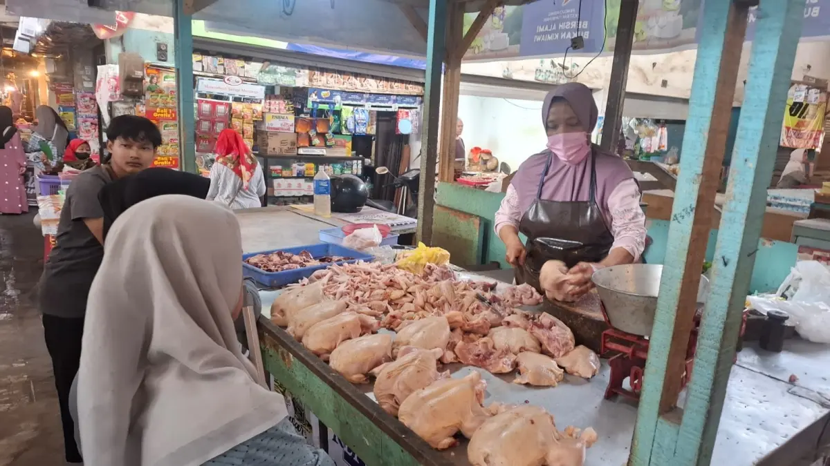 Pedagang ayam potong di Pasar Kepanjen Malang