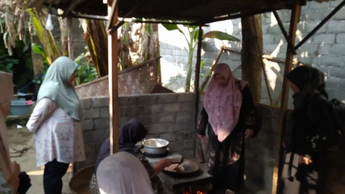 ALAMI: Pembuatan Sambel Pecel Khas Blitar ‘Murni’.