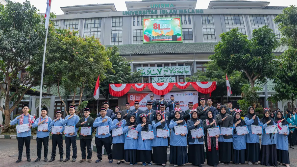DEDIKASI: Sivitas akademika Unisma 
harus meningkatkan kerja keras, profesionalisme, kedisiplinan, serta kualitas kinerja dalam menjalankan Tri Dharma.