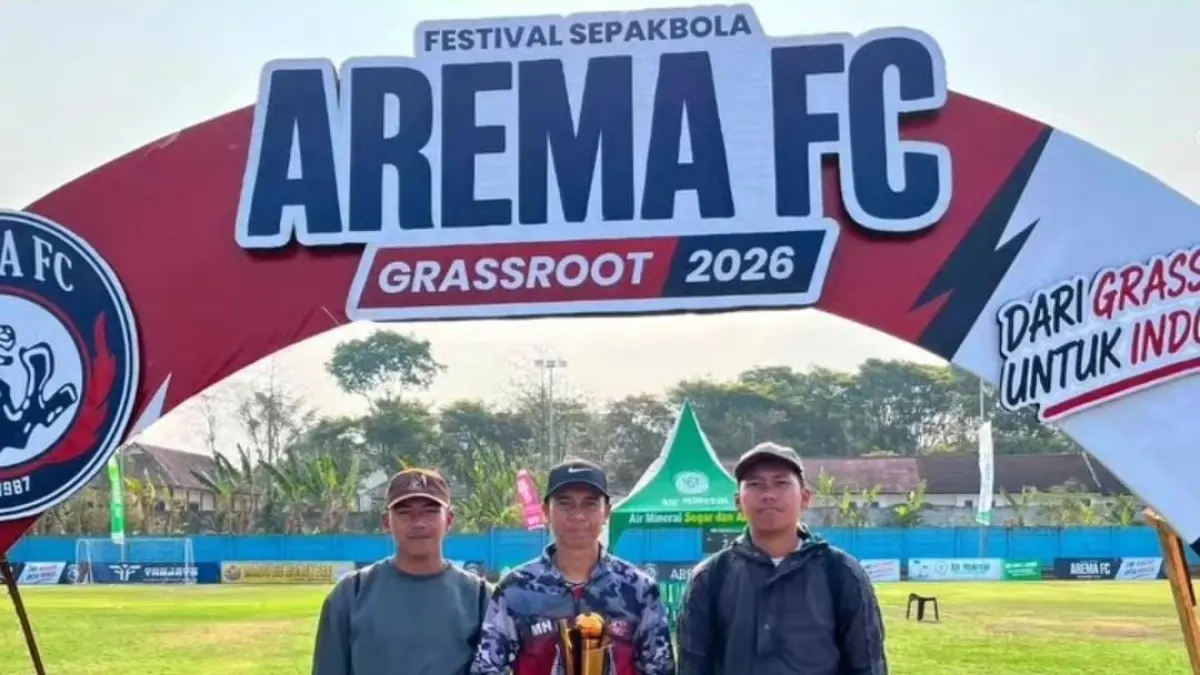 HEBAT: MHSS saat meraih Juara 3 sekaligus menyabet predikat Best Team pada ajang Festival Sepak Bola Arema FC Grassroot 2026.
