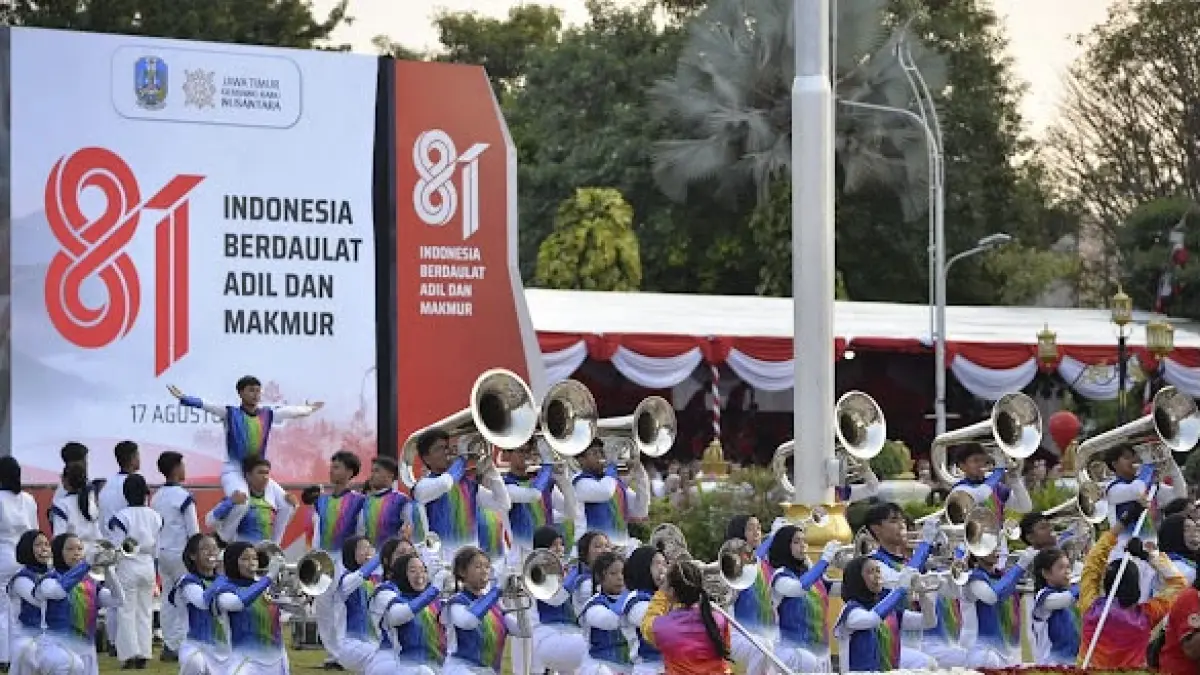 ISTIMEWA: Penampilan memukau Marching Band Bhahana Swara Sangkakala Bhawana dari SMA Negeri 1 Kepanjen, Senin (17/8).