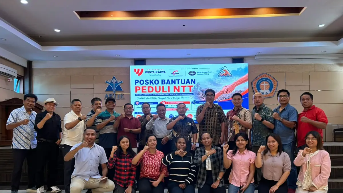 PEDULI NTT: Sejumlah lembaga dan komunitas di Kota Malang melakukan koordinasi tanggap darurat dan bantuan bencana NTT di Aula St. Thomas Aquino Universitas Widya Karya (UWK) Malang, Selasa (18/8).