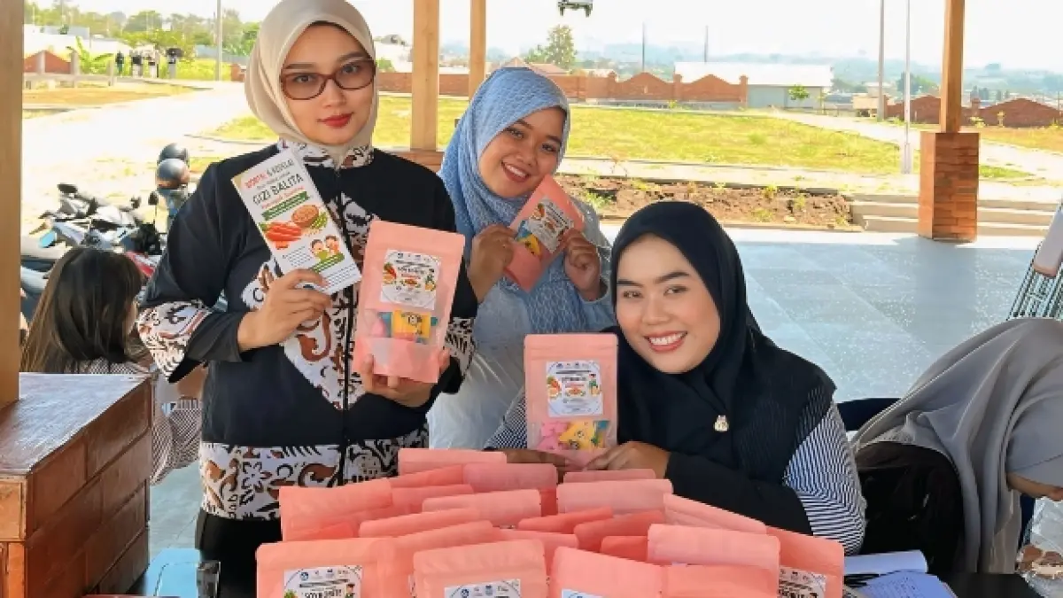 KREATIF: Hasil inovasi pangan tambahan SOYROBITE (Soya Carrot Bite).