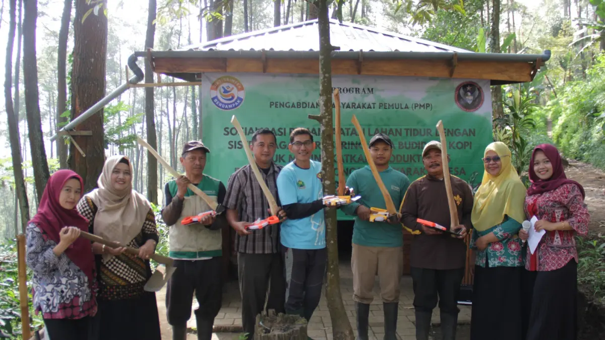 BERDAYA: Program yang diinisiasi oleh Tim Pengusul PMP dari Sekolah Tinggi Teknik Malang bersama dengan Kelompok Tani Kopi setempat.