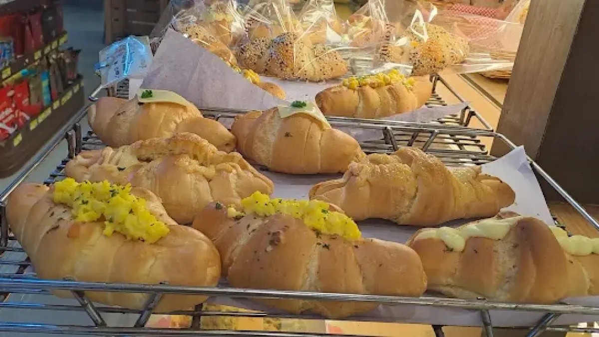 Roti Komugi Bakery di Lai-Lai Market Malang. Foto: Dietha Kusuma Sumber: google.com/maps/contrib/100978812431684586730
