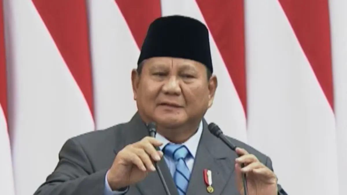 Presiden Prabowo Subianto saat menyampaikan komitmen pemerintah dalam menghadirkan program ambulans udara dan dokter terbang untuk menjangkau masyarakat di wilayah terpencil. (Foto: Tangkapan Layar via CNBC Indonesia)