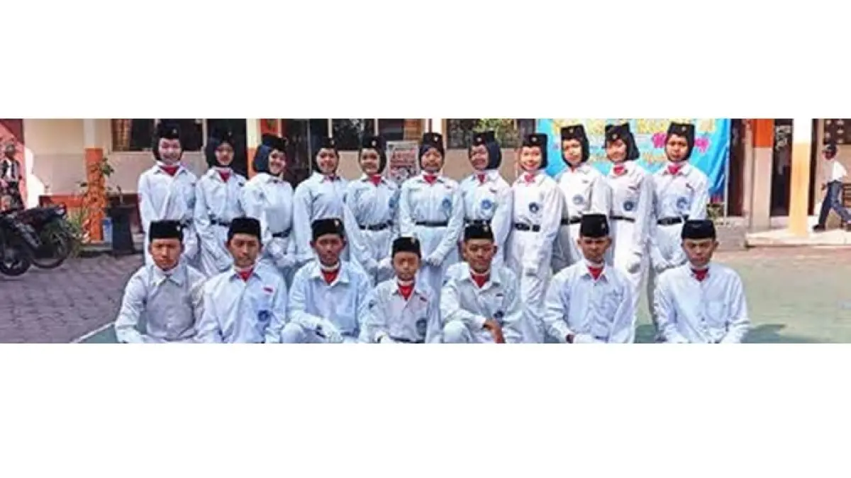 BERLANGSUNG SERU: Paskibraka SMP Islam Ma’arif 03 Malang menjadi petugas dalam upacara memperingati HUT KE-81 RI, 17 Agustus lalu.