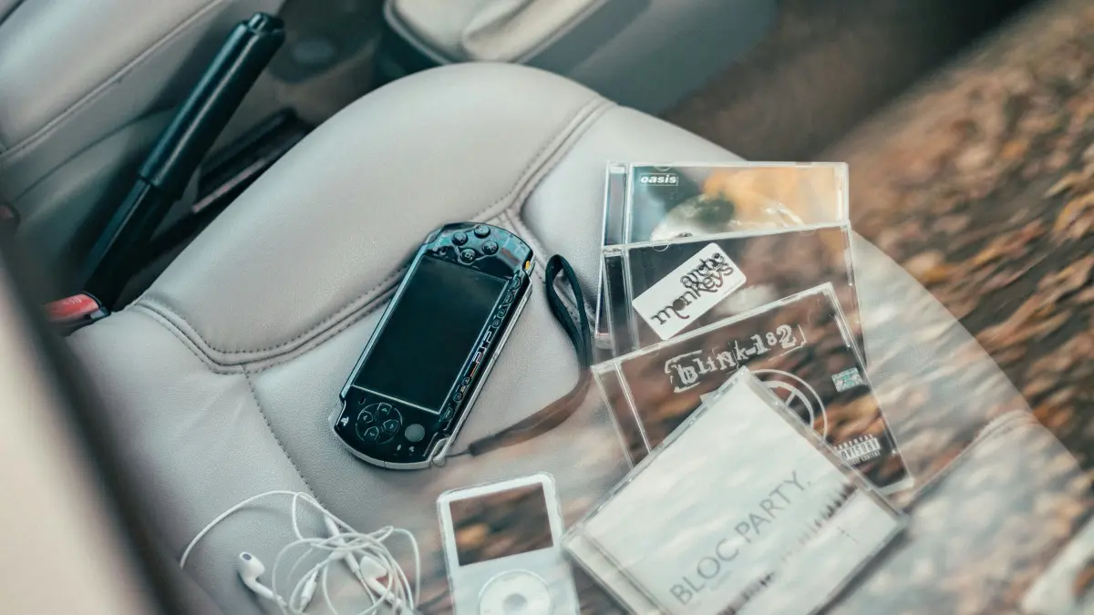 Contoh beberapa single function device yang mulai digemari Gen Z. (Unsplash/GusztavoZambelli)