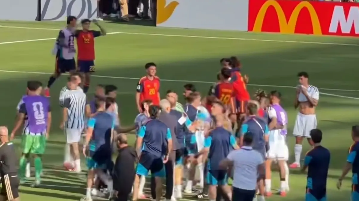 Keributan Antara Pemain Argentina dengan Spanyol. Diambil dari IG @giogarciala