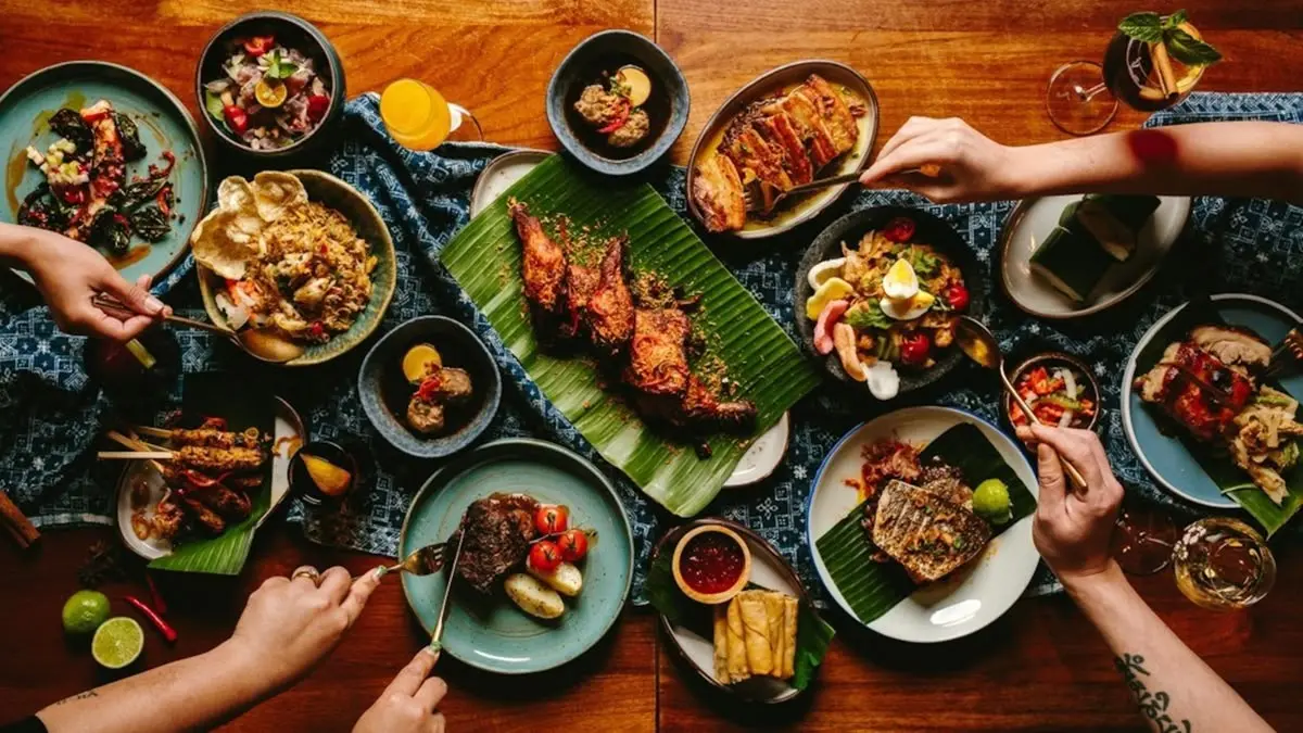 Soto Qonaah dan Lalapan Cak Qodir yang cocok untuk kantong mahasiswa (sumber: pinterest @Rhiann Sherriff)