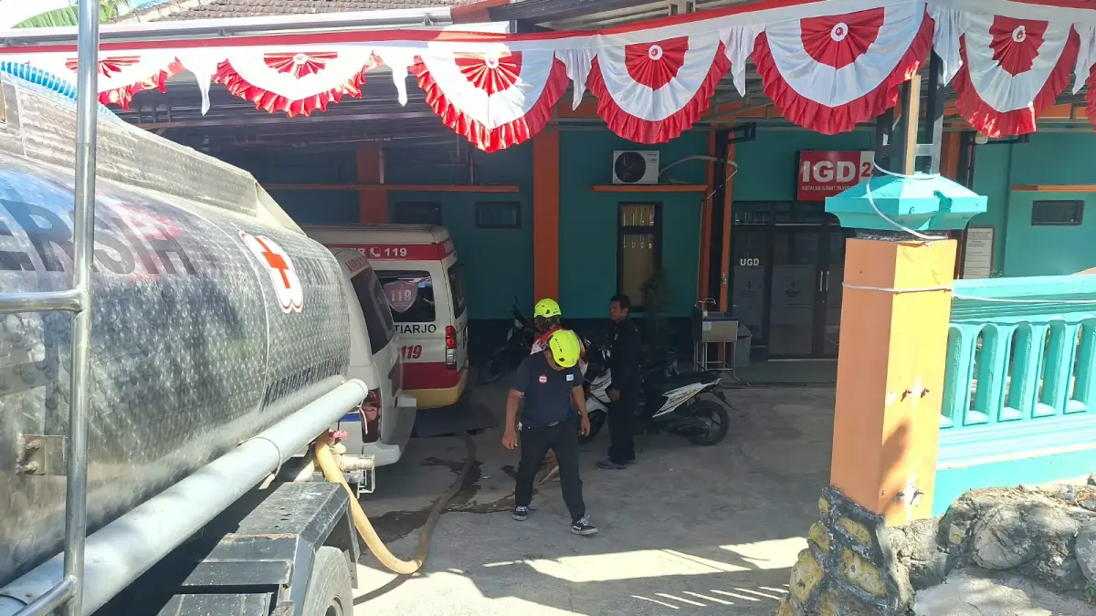 Pengiriman air bersih ke Puskesmas Sitiarjo, Sumbermanjing Wetan, Kabupaten Malang
