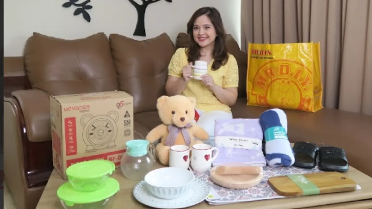 HAPPY: Ibu muda sekaligus public figure, Tasya Kamila, membagikan antusiasmenya ketika berbelanja produk-produk lokal di toko MR.D.I.Y.