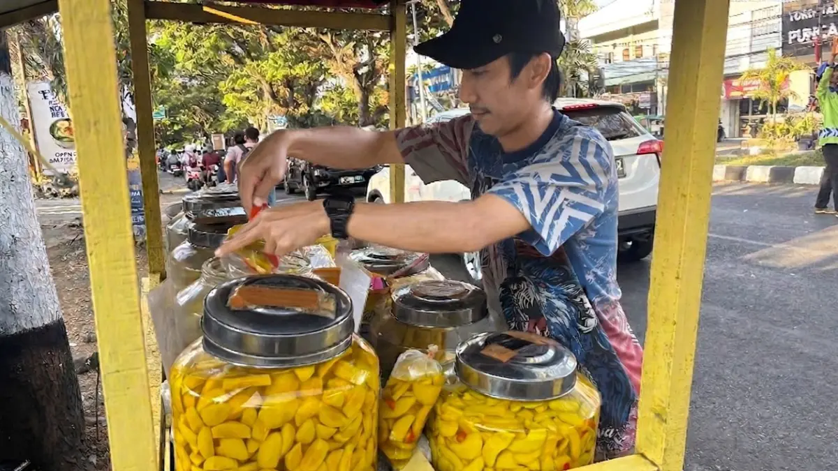 Asinan Legendaris Mas Adi. (Ivonia Faisa Rahma)
