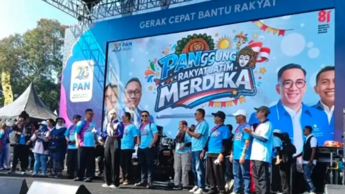 BERSAMA RAKYAT: Partai Amanat Nasional (PAN) memadukan agenda kerakyatan dan konsolidasi politik dalam peringatan Hari Ulang Tahun (HUT) ke-28 PAN di Lapangan Parkir Stadion Kanjuruhan, Kabupaten Malang, Sabtu (29/8).