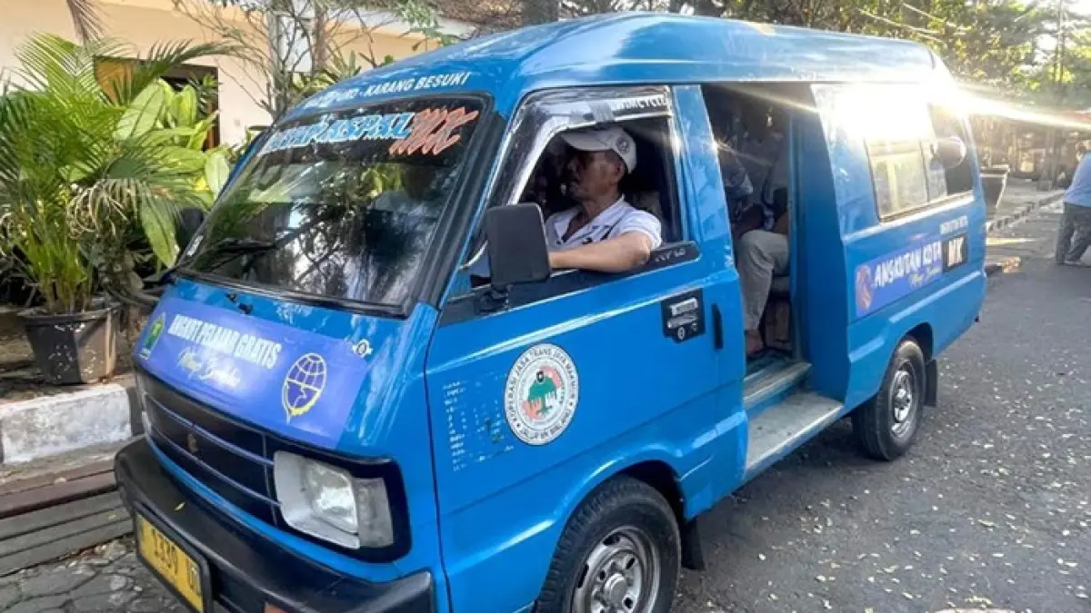 DIGAJI VIA KOPERASI: Armada angkutan pelajar bakal beroperasi mulai Senin pekan depan (31/8)