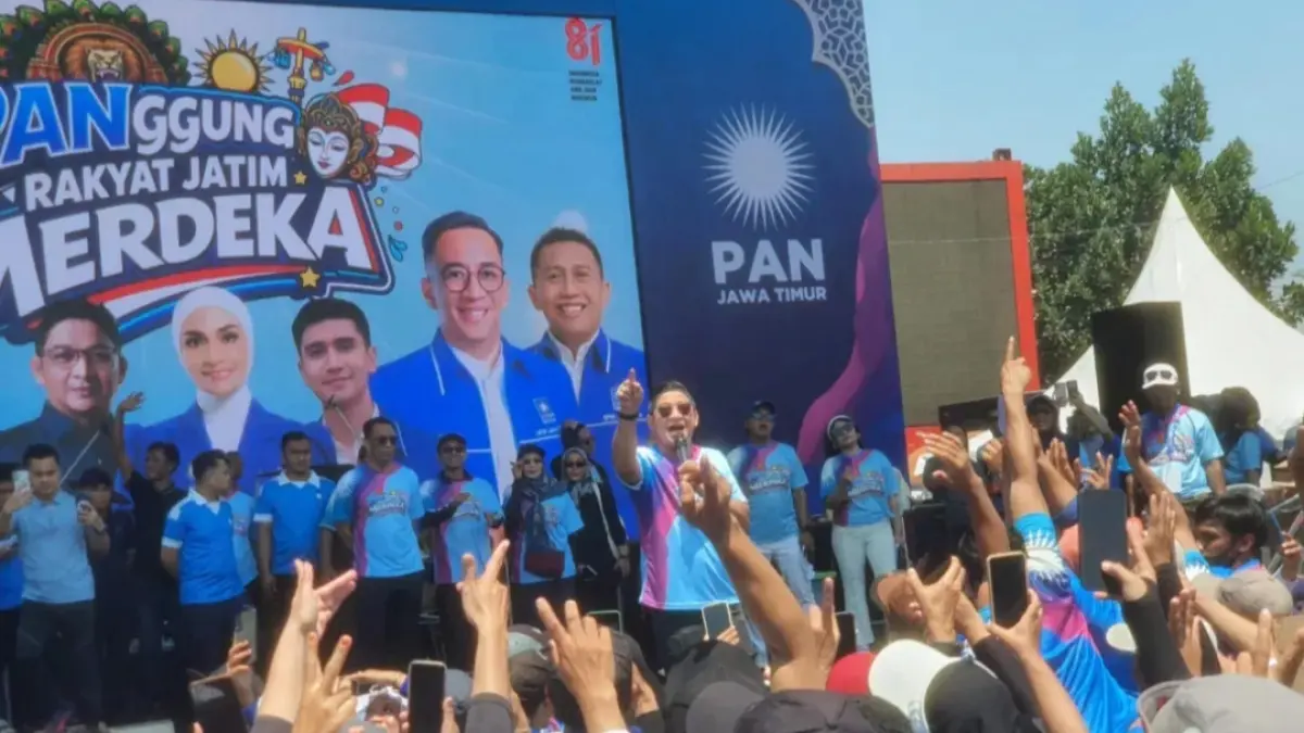 KOMPAK: Partai Amanat Nasional (PAN) memadukan agenda kerakyatan dan konsolidasi politik dalam peringatan Hari Ulang Tahun (HUT) ke-28 PAN di Lapangan Parkir Stadion Kanjuruhan, Kabupaten Malang, Sabtu (29/8). 