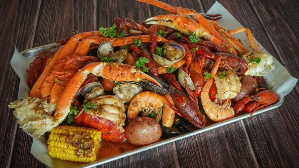 Seafood rekomendasi di Kota Malang (sumber: pinterest @The Takeout)