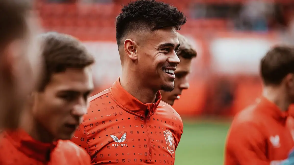 Foto Mees Hilgers di sesi latihan bersama FC Twente. Sumber: IG Mees Helgers @meeshelgerss