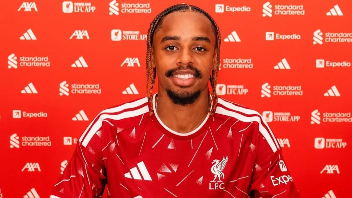 Bradley Barcola resmi tanda tangan kontrak dengan Liverpool. Sumber: IG Liverpool @liverpoolfc