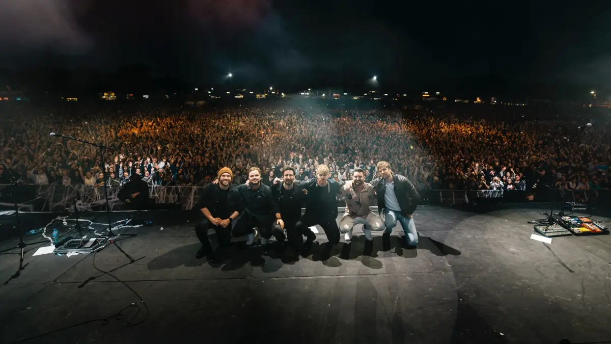 Kodaline ketika konser di Dublin. (Instagram/@kodaline)