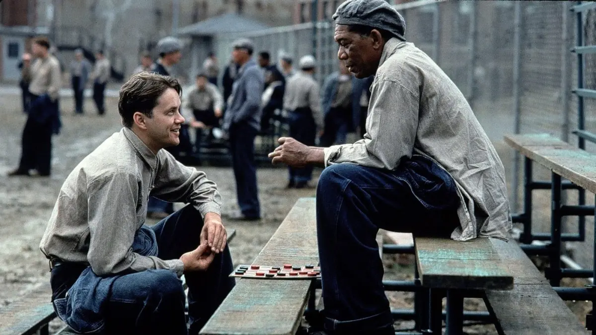 Salah satu adegan dalam film The Shawshank Redemption. (IMDb)