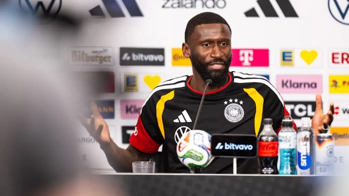 Antonio Rudiger dalam press conference bersama Timnas Jerman. Sumber: Website dfb.de