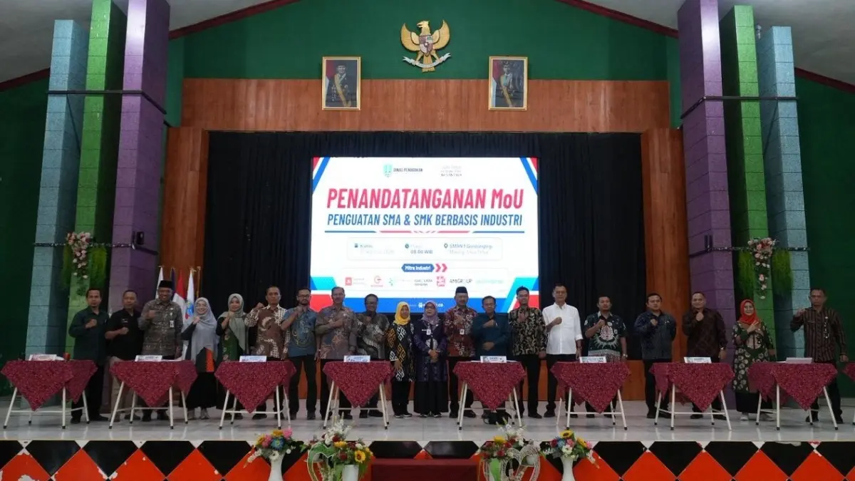 KOLABORASI : Sinergi link and match antara industri dan dunia pendidikan untuk penguatan SMA dan SMK berbasis industri.