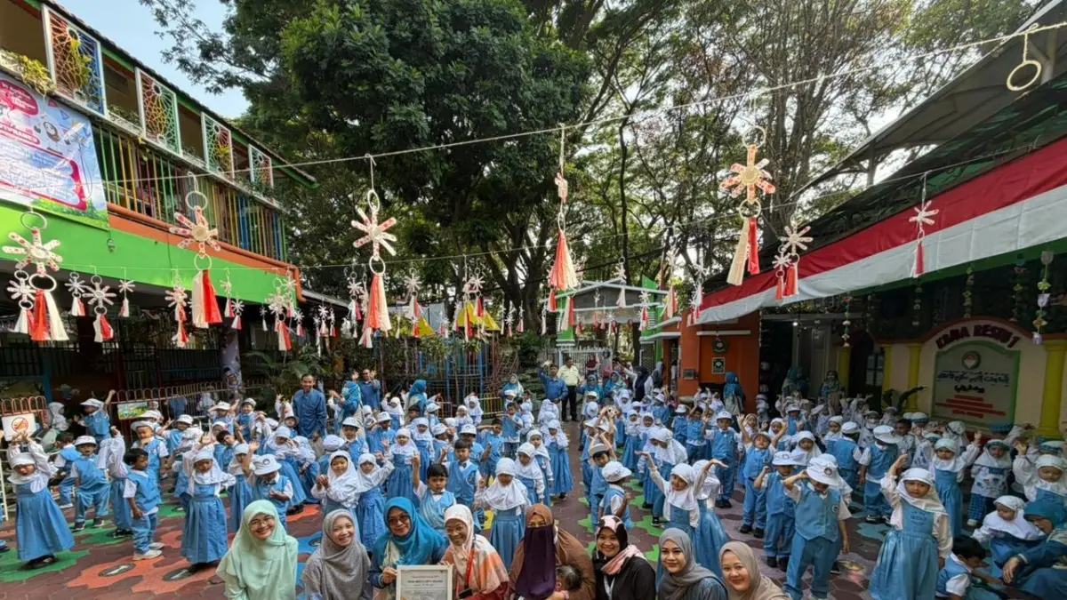  KOMPAK:  MMKB BA/TK Restu 1 Kota Malang menyalurkan donasi kemanusiaan 