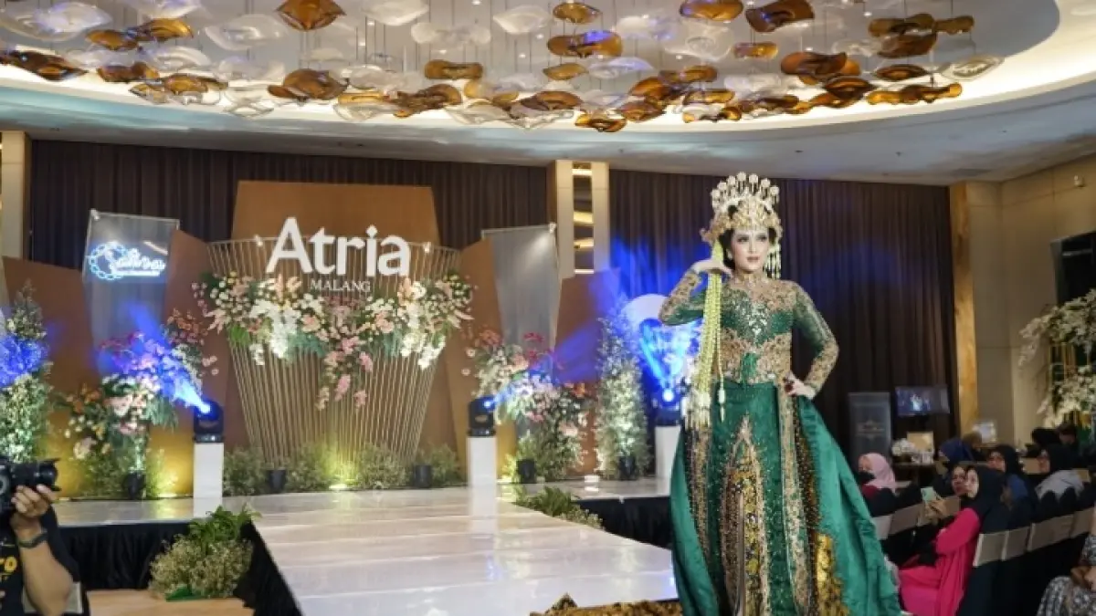 TERKINI: Desain ada salah satu baju di wedding fair.