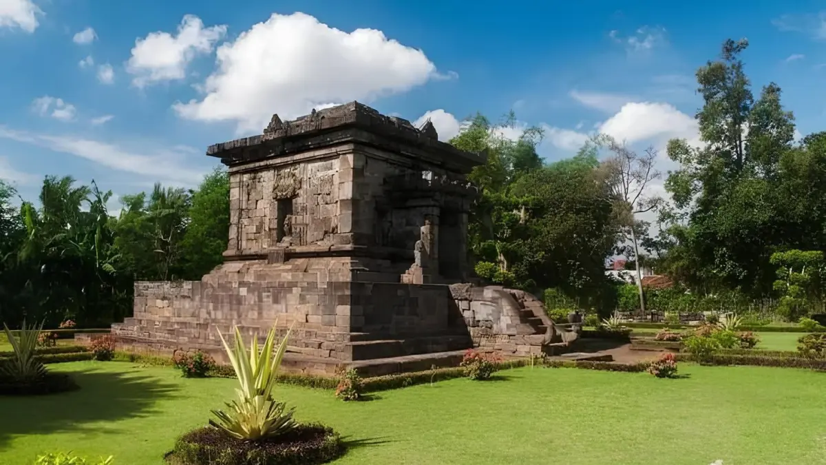 Candi Badut, Kota Malang. (Pinterest/@Java Travel) 
