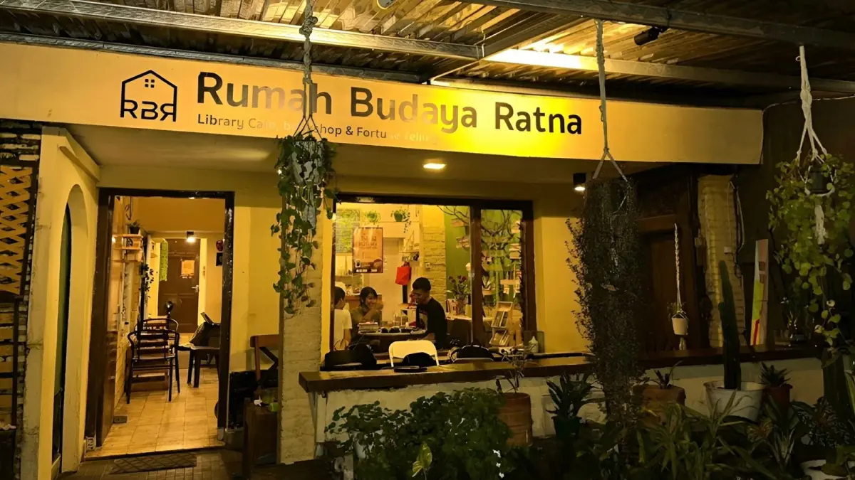 Suasana malam di Rumah Budaya Ratna. (Instagram/@rumahbudayaratna) 
