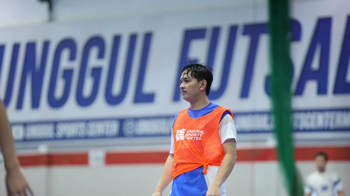 AMUNISI ANYAR: Filippo Inzaghi mulai mengikuti sesi latihan bersama Unggul FC di Unggul Sports Center, kemarin.