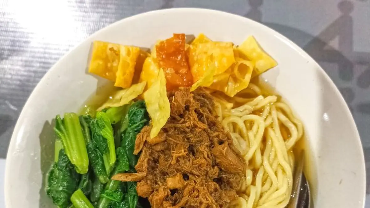 Mie ayam murah 7.000 an di Malang (sumber: pinterest @renikristi_)