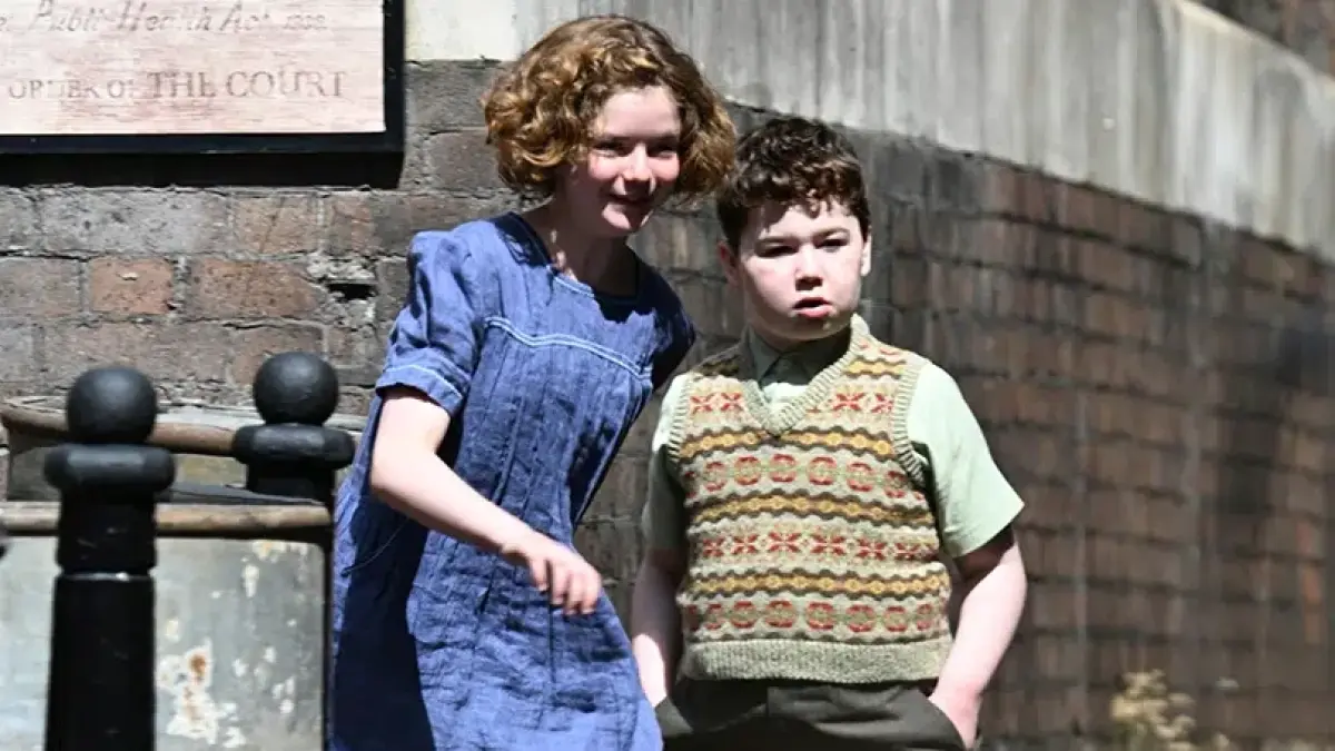 Beatrice Campbell dan David McKenna dalam Narnia: The Magician