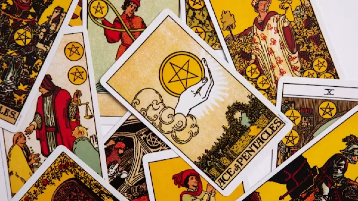 Fenomena tarot kembali ramai di bahas, terutama di media sosial. Sumber: unsplash.com