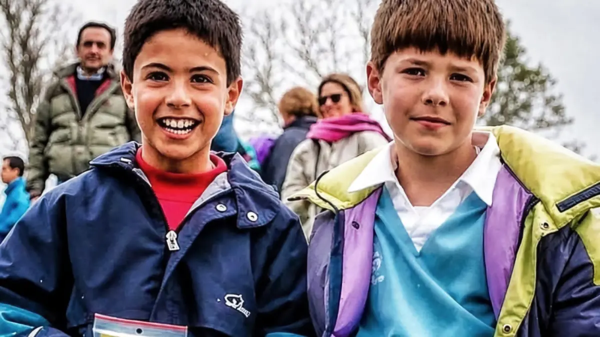 Mikel Arteta dan Xabi Alonso saat masih kecil. Sumber: IG @fabriziorom