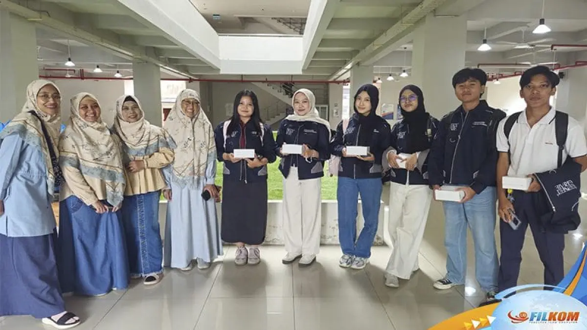 DWP FILKOM UB bersama mahasiswa FILKOM UB di GKM FILKOM UB.