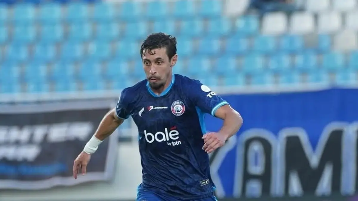 Gustavo Franca bermain melawan Isenmulang Kalteng FC di Stadion Kanjuruhan, Kabupaten Malang, 4 September lalu. (Instagram Gustavo Franca)