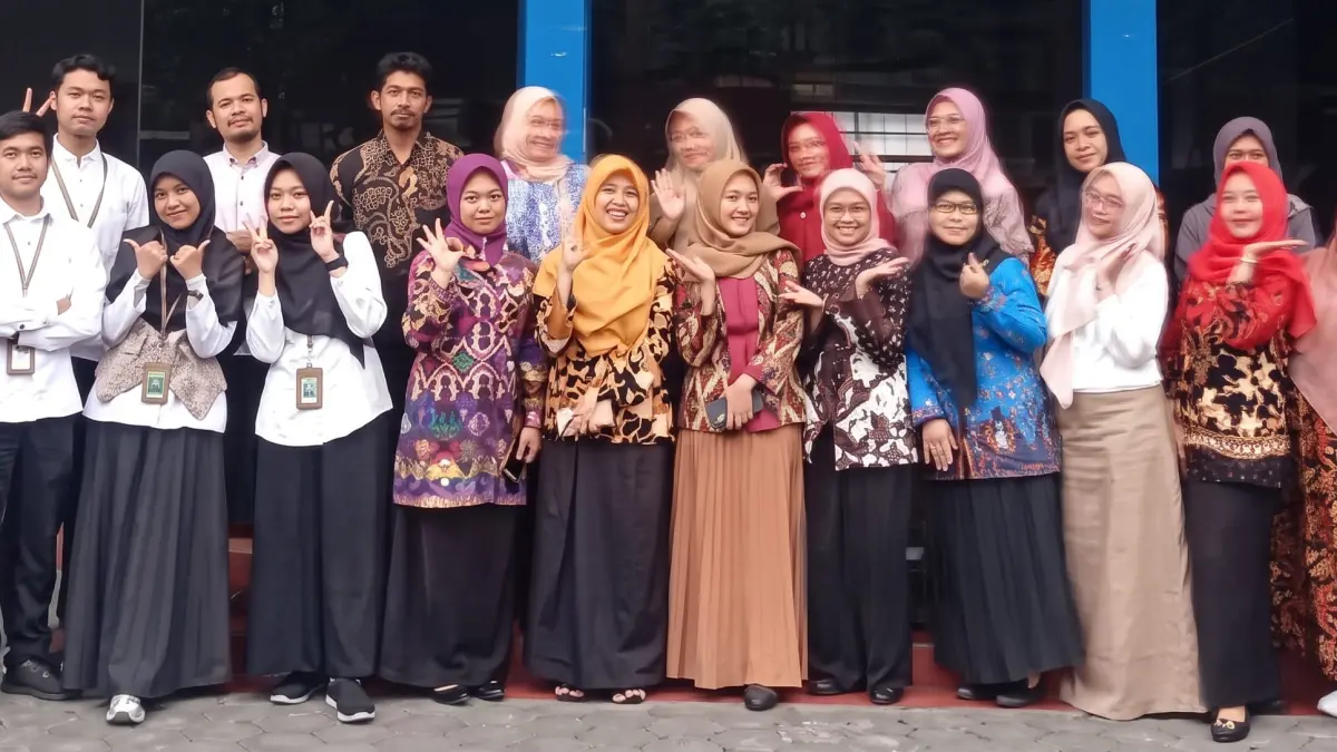 Guru SD/MI se-Kecamatan Sukun, antusias mengikuti Diklat Jurnalistik di Kantor Jawa Pos Radar Malang pada 2025 lalu.