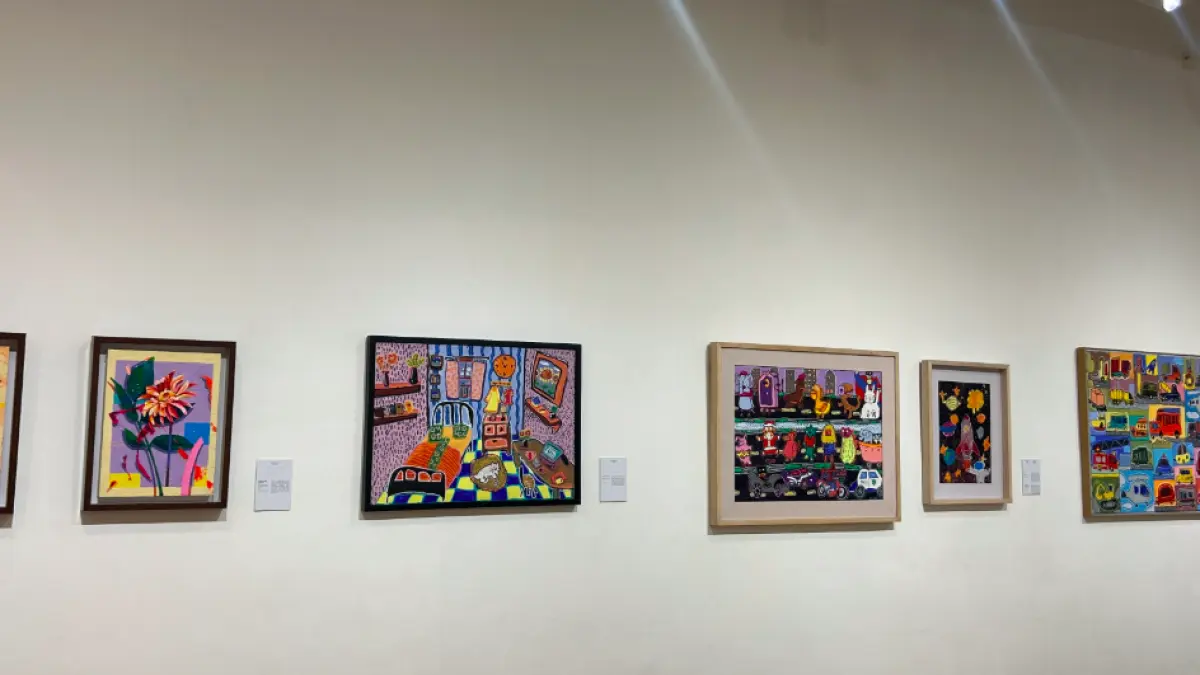 Karya-karya lukis oleh seniman Vin Autism Gallery pada pameran Pareidolia (Foto: Khansa K)