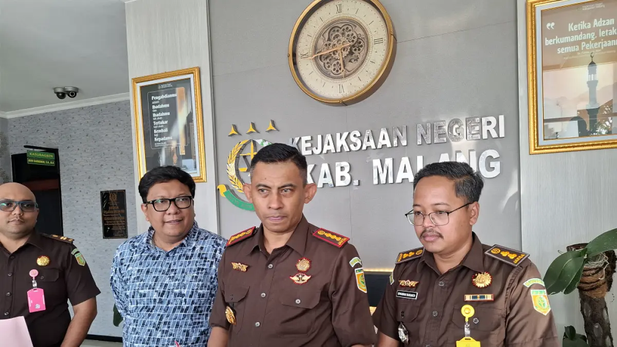 Kepala Kejari Kabupaten Malang Fahmi SH MH dalam konferensi pers.(foto Biyan Mudzaky Hanindito/Radar Malang)